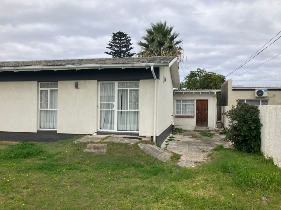 4 Bedroom Property for Sale in Kabega Park Eastern Cape